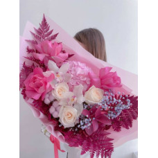 OVERSIZED BOUQUET
