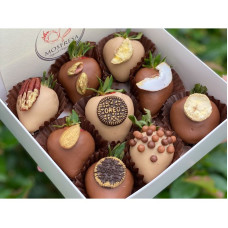 STRAWBERRY IN CHOKOLATE