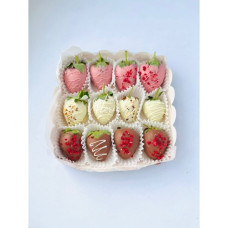 STRAWBERRY IN CHOKOLATE